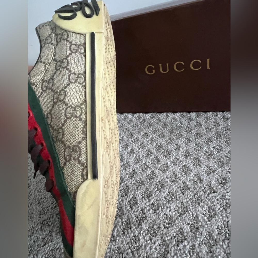 Gucci women’s sneakers size 7.5 - Picture 3 of 6